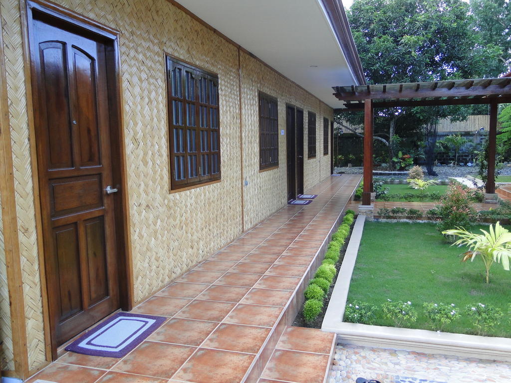 Susan'S Place Bed And Breakfast Puerto Princesa Esterno foto