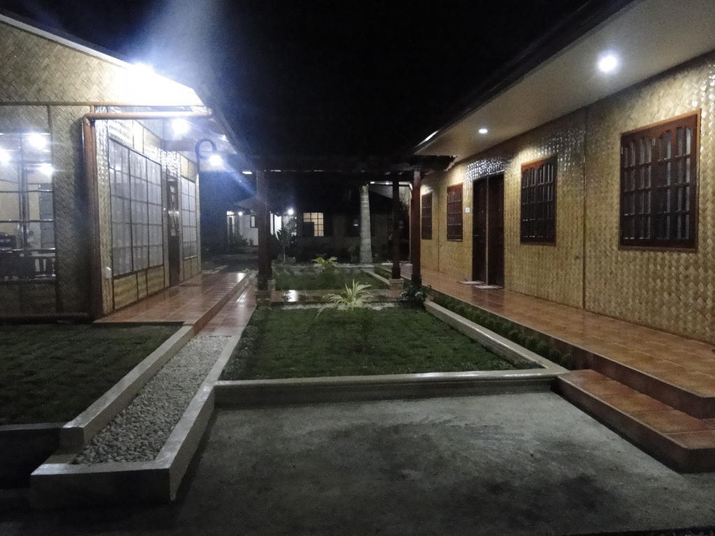 Susan'S Place Bed And Breakfast Puerto Princesa Esterno foto