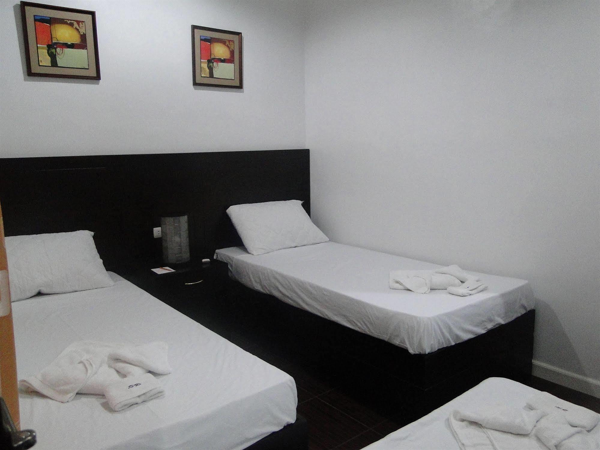 Susan'S Place Bed And Breakfast Puerto Princesa Esterno foto