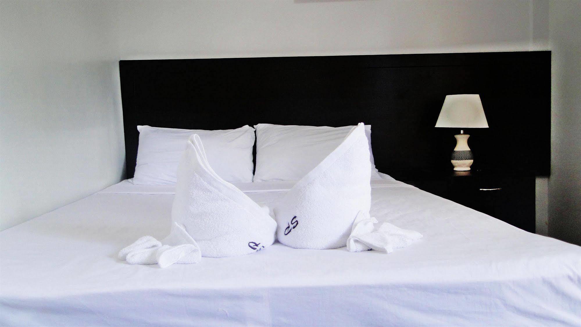 Susan'S Place Bed And Breakfast Puerto Princesa Esterno foto